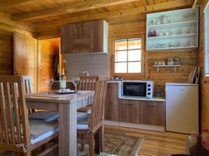 Dapur atau dapur kecil di Etno kuća Mladenović
