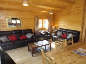 En sittgrupp på Avonvale Holiday Lodges