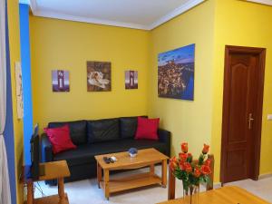 A seating area at Apartamentos Dana Sol