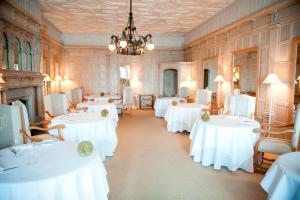 Posezení v ubytování Danesfield House Hotel And Spa