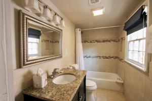 Gallery image of Andrew Jackson Hotel French Quarter in New Orleans