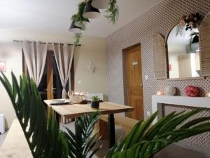 Posezení v ubytování Gîte le Petit Crocq avec SPA privatif