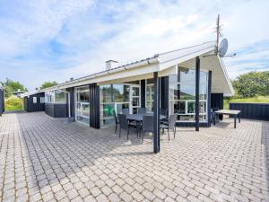 Fotografie z fotogalerie ubytování Holiday home Henne CVII v destinaci Henne Strand