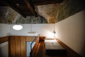 Katil atau katil-katil dalam bilik di NAP Hostel Spaccanapoli