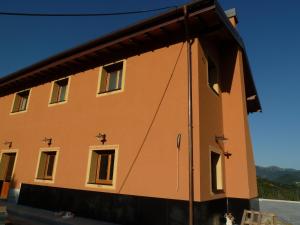 The building in which a vendégházakat is located