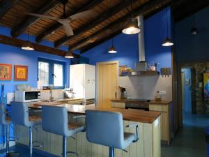 Kuchyň nebo kuchyňský kout v ubytování Casa Rural Madre del Agua. Finca El Robledillo