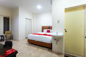 Gallery image of RedDoorz near Yuki Simpang Raya Mall Medan 2 in Medan