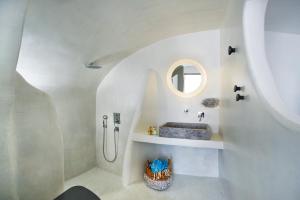 Ένα μπάνιο στο Sophia Luxury Suites