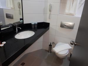 Ein Badezimmer in der Unterkunft Ramira City Hotel - Adult Only (16+)