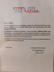 une lettre de rejet de l'organisation super krafat dans l'établissement Residenza Storica le Civette, à Castel del Monte