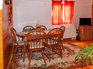 TV a/nebo společenská místnost v ubytování Apartmani Beslic