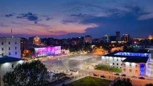 Nespecifikovaný výhled na destinaci Tirana nebo výhled na město při pohledu z hotelu