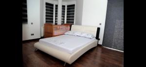 Postel nebo postele na pokoji v ubytování Villa Salo + 17 fotografií