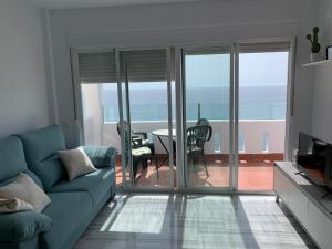 Część wypoczynkowa w obiekcie Apartamento con vistas al mar en Carboneras
