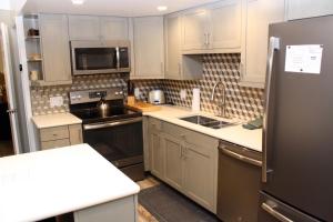 Gallery image of Ski & Racquet #103-C - Access to Indoor Pool, Hot Tubs and Town Shuttle in Breckenridge