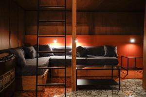 Ruang duduk di NAP Hostel Spaccanapoli