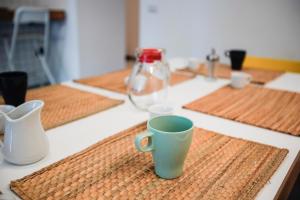 Kemudahan buat kopi dan teh di NAP Hostel Spaccanapoli