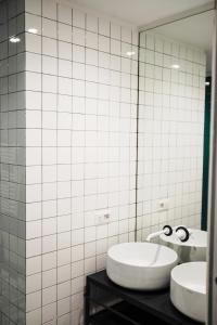 Bilik mandi di NAP Hostel Spaccanapoli