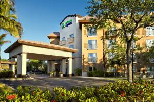 Holiday Inn Express Naples Downtown 5th Avenue, an IHG Hotel