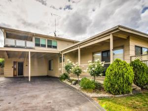 Gallery image of Cuttriss by the Beach in Inverloch