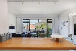 Χώρος καθιστικού στο Incredible Cape Town Corner