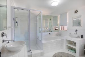 Ένα μπάνιο στο Incredible Cape Town Corner +28 φωτογραφίες