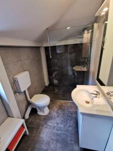 Ένα μπάνιο στο Apartmani Marko