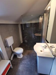 Ένα μπάνιο στο Apartmani Marko