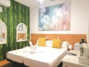 VALENCIA SUITS YOU INN -ADULTS ONLY Remote Check in, Bike & e ...