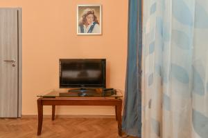 Телевизия и/или развлекателен център в ✦ Sofia Retro ✦ Top Center 1-BDR Apartment