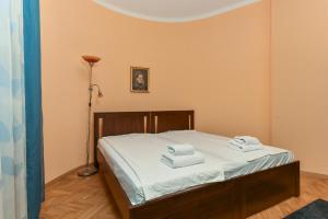 Легло или легла в стая в ✦ Sofia Retro ✦ Top Center 1-BDR Apartment