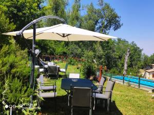 Bazén v ubytování Country House Antiche Dimore nebo v jeho okolí