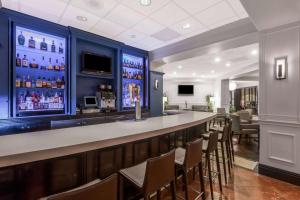 Khu vực lounge/bar tại Sonesta Atlanta Northwest Galleria