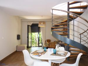 Posedenie v ubytovaní ALAMEDA SQUARE APARTMENT