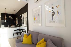 Posedenie v ubytovaní Qbik Loft Modern Apartment