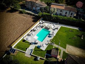 an overhead view of a yard with a swimming pool at Agriturismo La Palazza in Sala Consilina