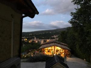 Nespecifikovaný výhled na hory nebo výhled na hory při pohledu z bed and breakfast