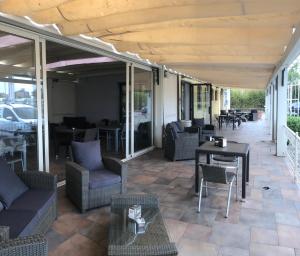 A seating area at IL Borgo