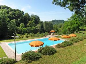 Bazén v ubytovaní Holiday Home La Gora by Interhome alebo v jeho blízkosti