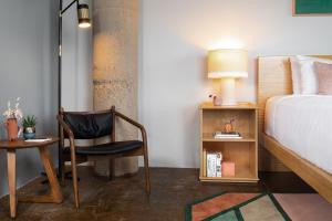 Postel nebo postele na pokoji v ubytování Canvas Hotel Dallas