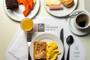 Jídlo v hotelu nebo okolí + 26 fotografií