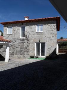 Το κτήριο όπου στεγάζεται  η παραθεριστική κατοικία