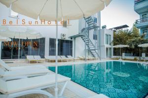 Bazén v ubytování Belsun Hotel nebo v jeho okolí