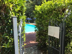 Bazén v ubytovaní Agriturismo Camiano Piccolo alebo v jeho blízkosti