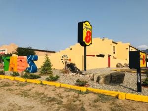 Certifikát, hodnocení, plakát nebo jiný dokument vystavený v ubytování Super 8 by Wyndham Taos