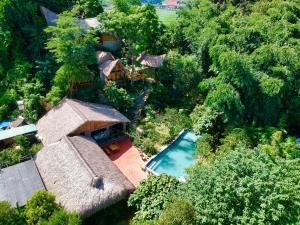 Bazén v ubytování Moc Chau Retreat nebo v jeho okolí