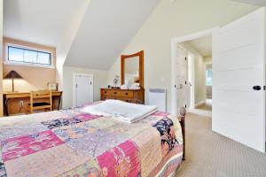 O cameră la 3 Bed 3 Bath Vacation home in Eastsound
