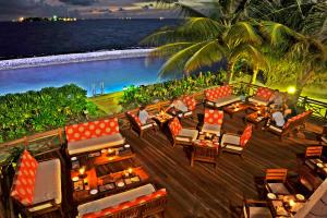 
A restaurant or other place to eat at Hulhule Island Hotel
