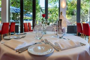 Restoran või mõni muu söögikoht majutusasutuses Hotel Cereda