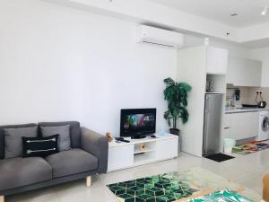 Kuhinja oz. manjša kuhinja v nastanitvi D'Gunduls Homestay STUDIO by DGH I-CITY